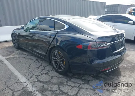 2013 Tesla Model S z USA, uszkodzony, nr VIN 5YJSA1DNXDFP06014